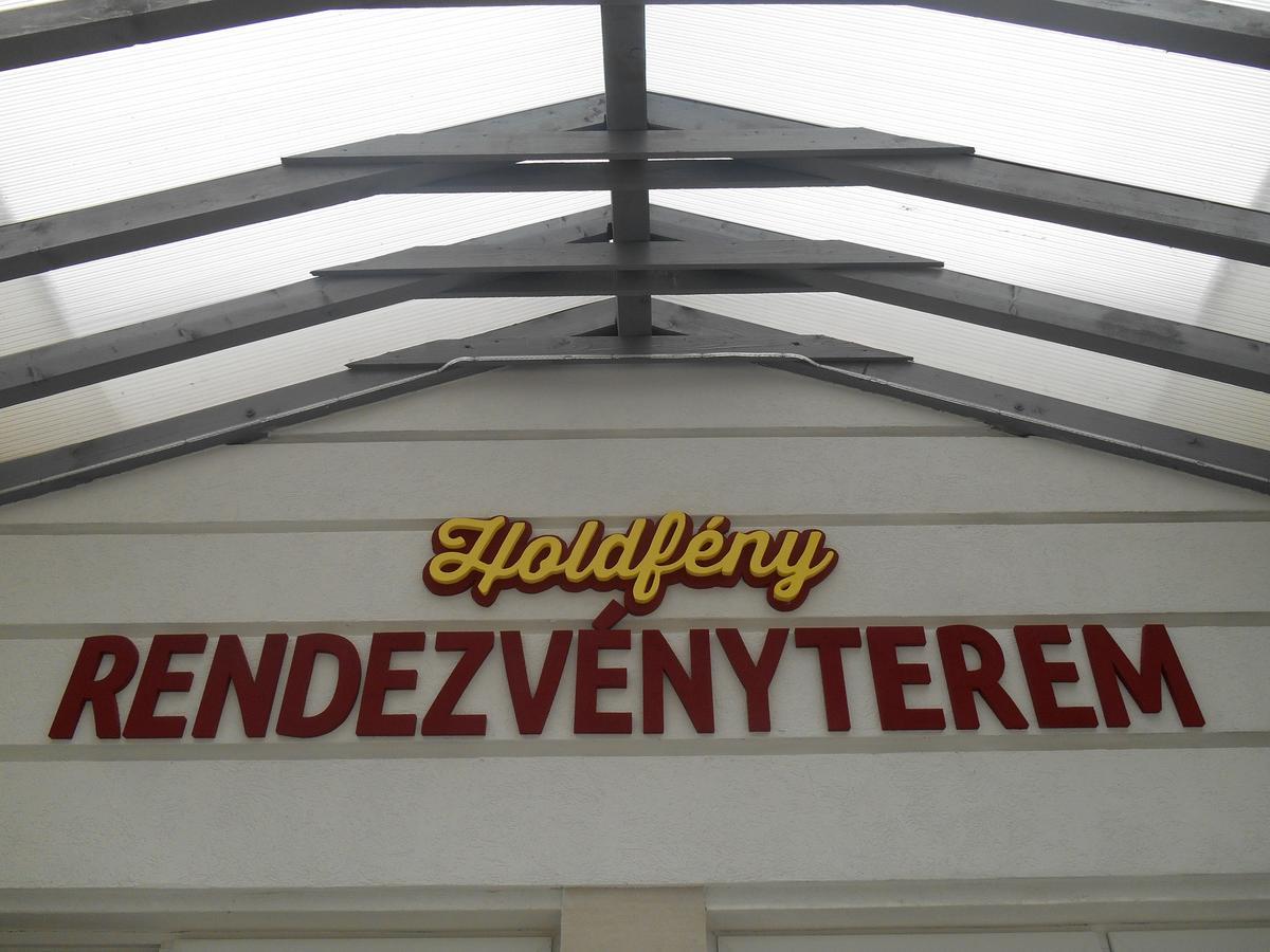 Holdfeny Hotel Forro Exterior photo