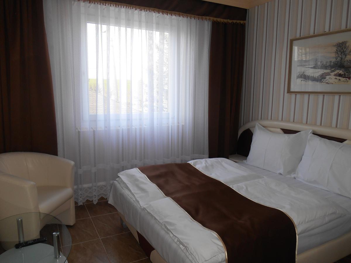 Holdfeny Hotel Forro Exterior photo